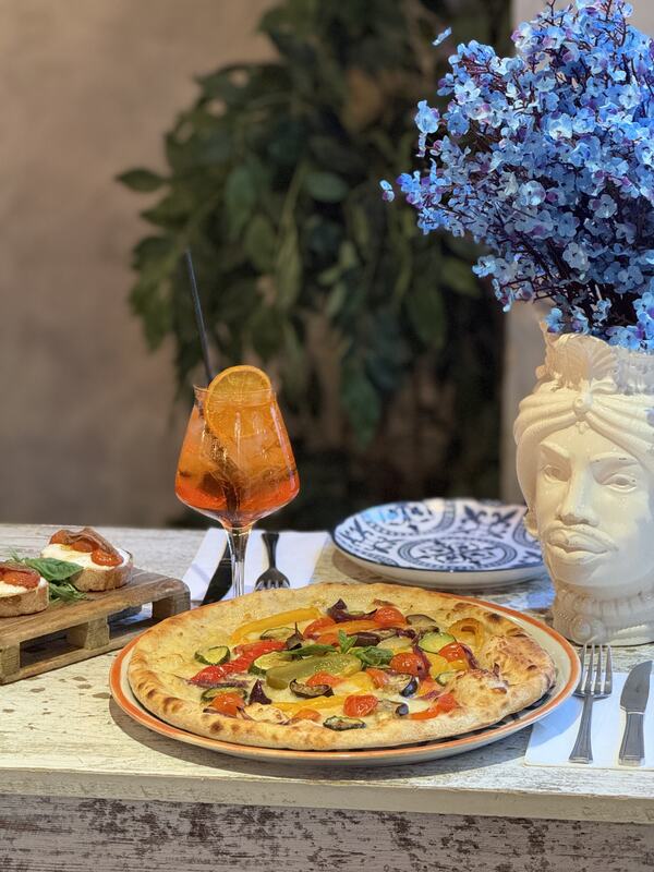 Vaso testa di moro con pizza e birra – Pane Cunzato